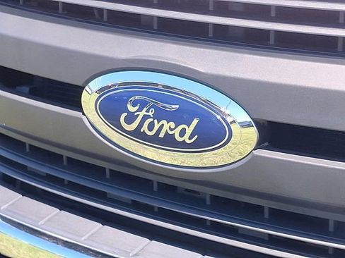 Used 2018 Ford F550 2WD Regular Cab Super Duty image 26