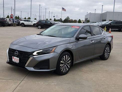 Certified 2023 Nissan Altima 2.5 SV image 3