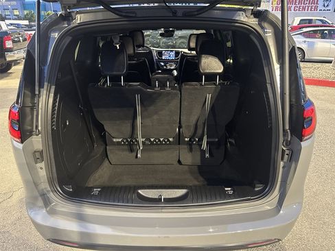 Used 2022 Chrysler Pacifica Touring-L w/ S Appearance Package image 20