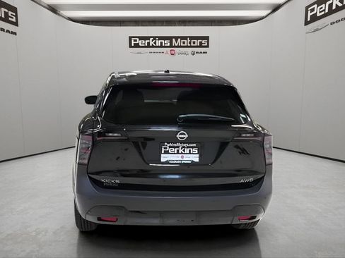 Used 2025 Nissan Kicks SV AWD/4WD image 6