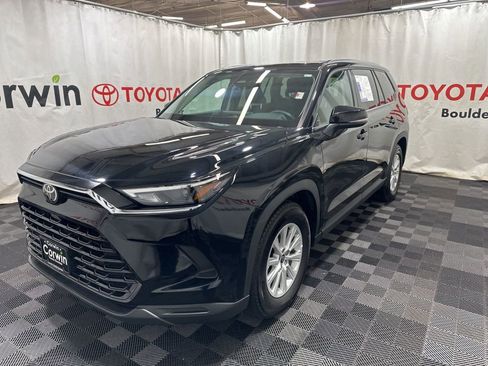 Used 2025 Toyota Grand Highlander XLE image 3