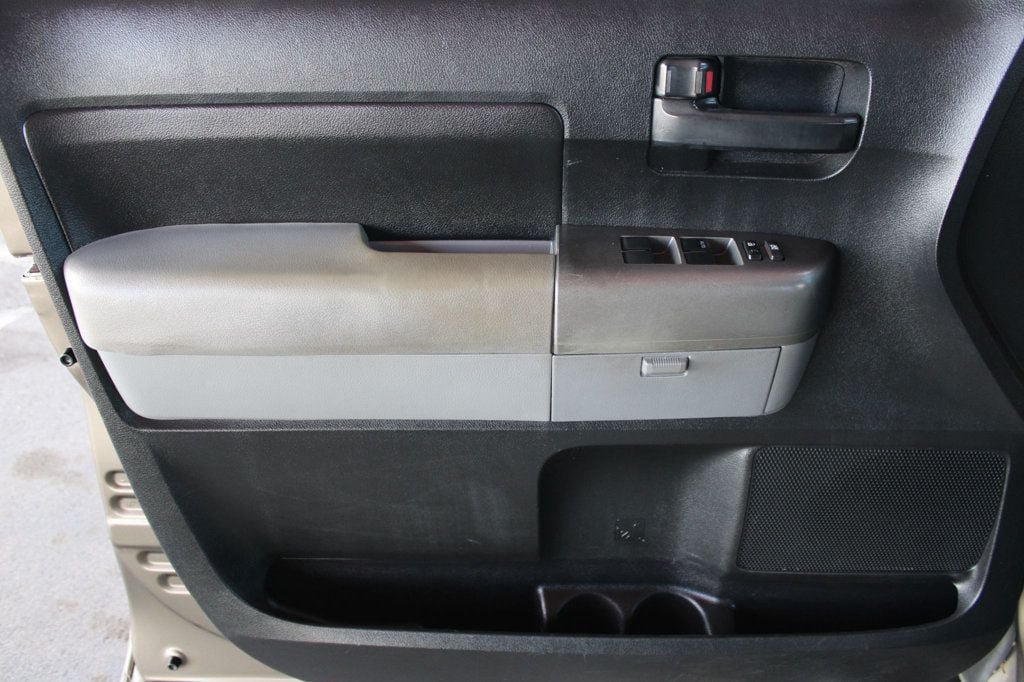 Used 2013 Toyota Tundra 2WD CrewMax w/ Tow Pkg image 9
