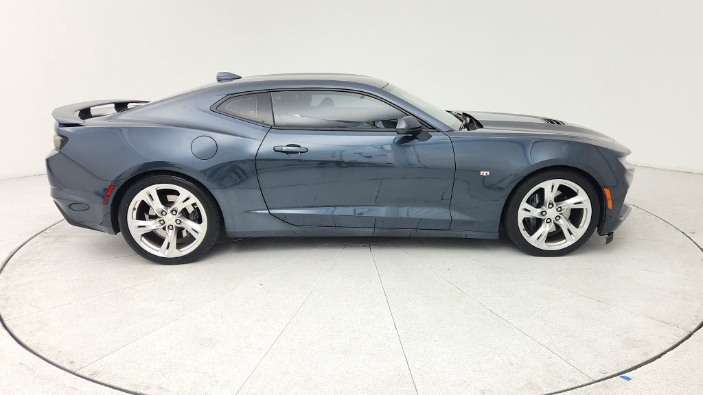 Used 2021 Chevrolet Camaro SS RWD image 8