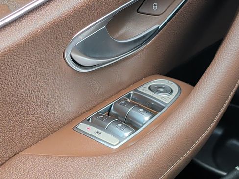 Used 2020 Mercedes-Benz E 350 Sedan image 19