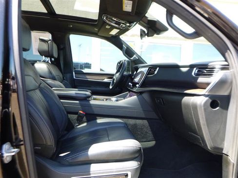 Used 2024 Jeep Grand Wagoneer L 4WD image 10