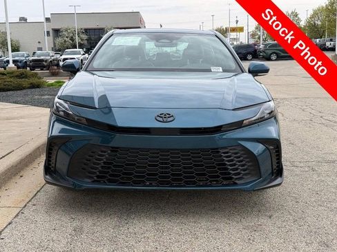 Used 2026 Toyota Camry SE w/ Multimedia Upgrade Package FWD image 8