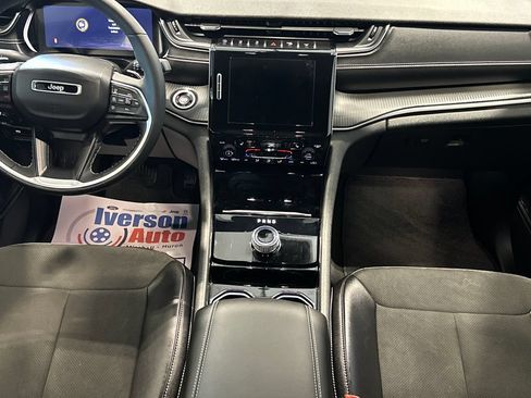 Used 2023 Jeep Grand Cherokee L Laredo AWD/4WD image 30