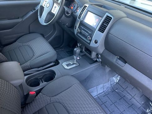 Used 2020 Nissan Frontier SV AWD/4WD image 15