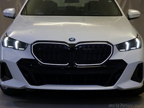 Used 2027 BMW 550e xDrive w/ Executive Package AWD/4WD image 6