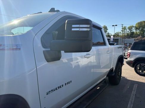 Used 2023 Chevrolet Silverado 2500 LT w/ Convenience Package image 5
