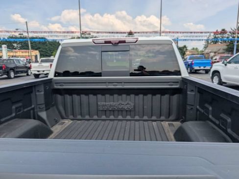 Used 2022 Chevrolet Silverado 1500 High Country w/ Technology Package AWD/4WD image 10