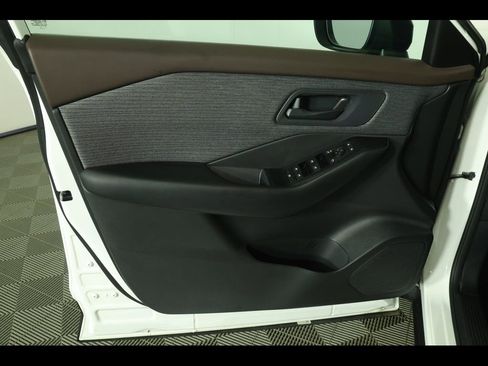 Used 2023 Nissan Rogue S FWD image 20