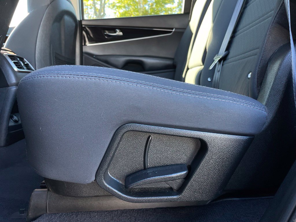 Used 2019 Kia Sorento FWD image 38