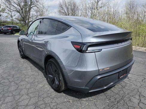 Used 2026 Tesla Model Y AWD image 14
