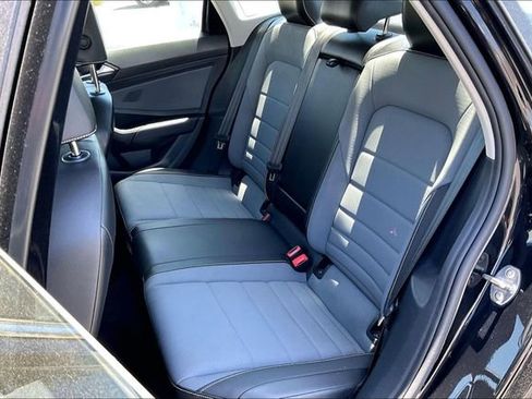 Used 2025 Volkswagen Jetta SE FWD image 25