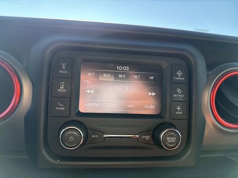 Used 2021 Jeep Wrangler Unlimited Sport image 23