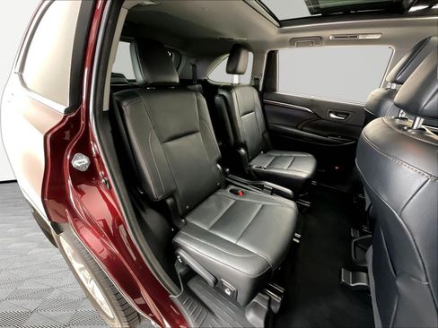 Used 2016 Toyota Highlander Limited AWD/4WD image 25