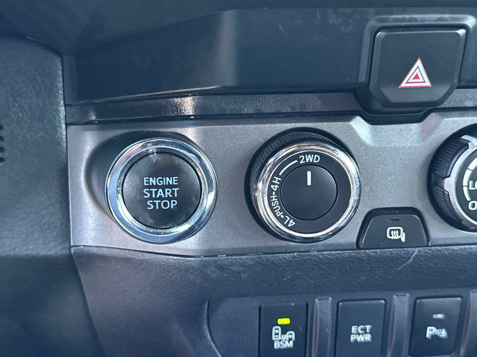 Used 2020 Toyota Tacoma TRD Off-Road w/ Technology Package AWD/4WD image 31