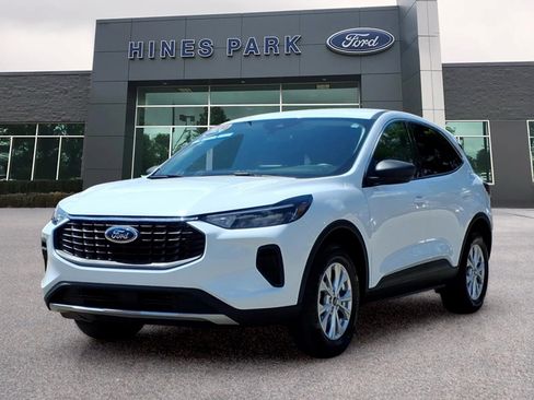 Used 2024 Ford Escape Active AWD/4WD image 3