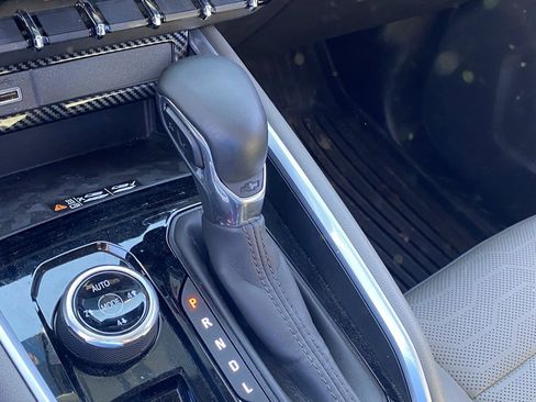 Used 2025 Chevrolet Colorado ZR2 image 12