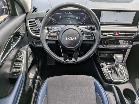 Certified 2025 Kia Seltos S FWD image 14