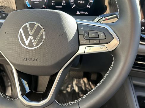 New 2026 Volkswagen Tiguan SE image 21