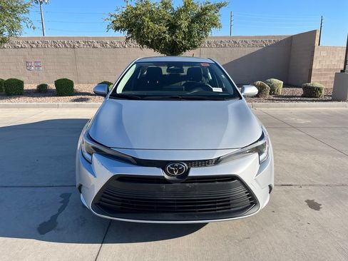 Used 2026 Toyota Corolla LE FWD image 3