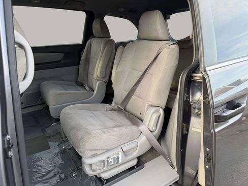 Used 2014 Honda Odyssey LX image 17
