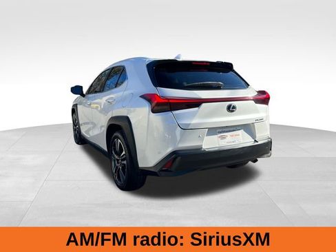 Used 2020 Lexus UX 200 image 3