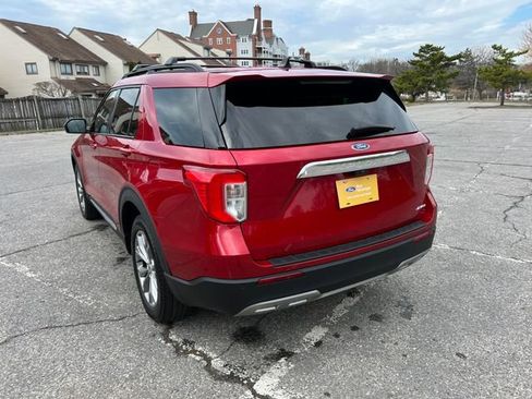 Certified 2023 Ford Explorer XLT w/ Equipment Group 202A AWD/4WD image 8