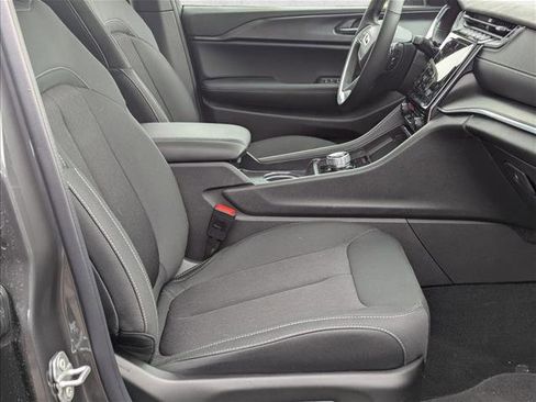 New 2025 Jeep Grand Cherokee Laredo X w/ Luxury Tech Group I image 21