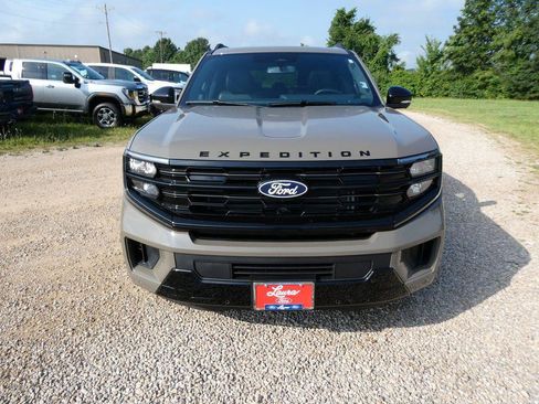 New 2027 Ford Expedition Platinum w/ Stealth Appearance Package AWD/4WD image 9