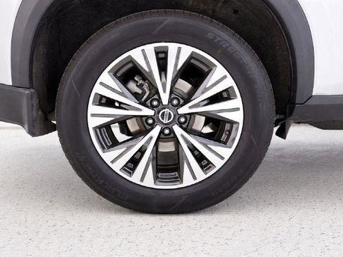 Used 2021 Nissan Rogue SV w/ Premium Package AWD/4WD image 32