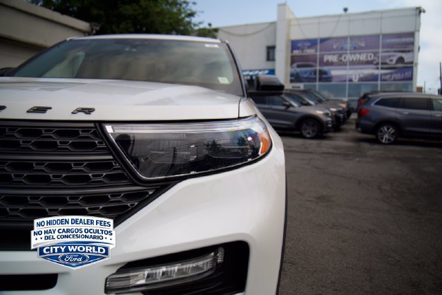 Certified 2023 Ford Explorer XLT w/ Equipment Group 202A AWD/4WD image 6