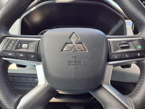 Used 2025 Mitsubishi Outlander SE AWD/4WD image 16