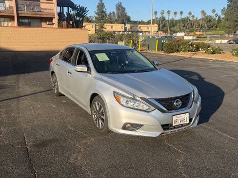 Used 2017 Nissan Altima 2.5 SL FWD image 3