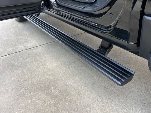 Used 2025 GMC Sierra 2500 AT4 image 10