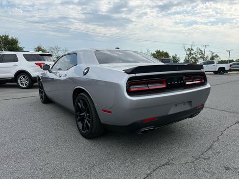 Used 2018 Dodge Challenger SXT w/ Blacktop Package RWD image 4