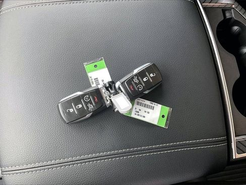 New 2026 RAM 1500 4x4 Crew Cab image 31