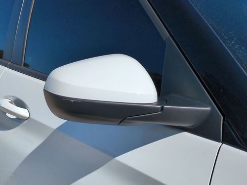 Used 2021 Chevrolet TrailBlazer LT w/ Convenience Package image 12