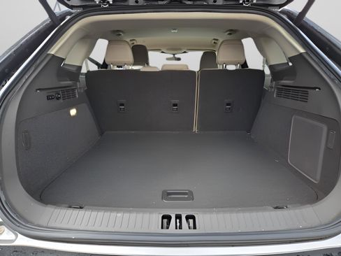 Used 2023 Lincoln Nautilus FWD w/ Premium Package image 10