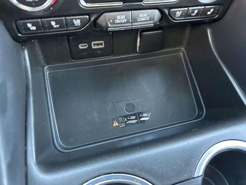 Used 2023 GMC Yukon AT4 w/ Technology Package image 31