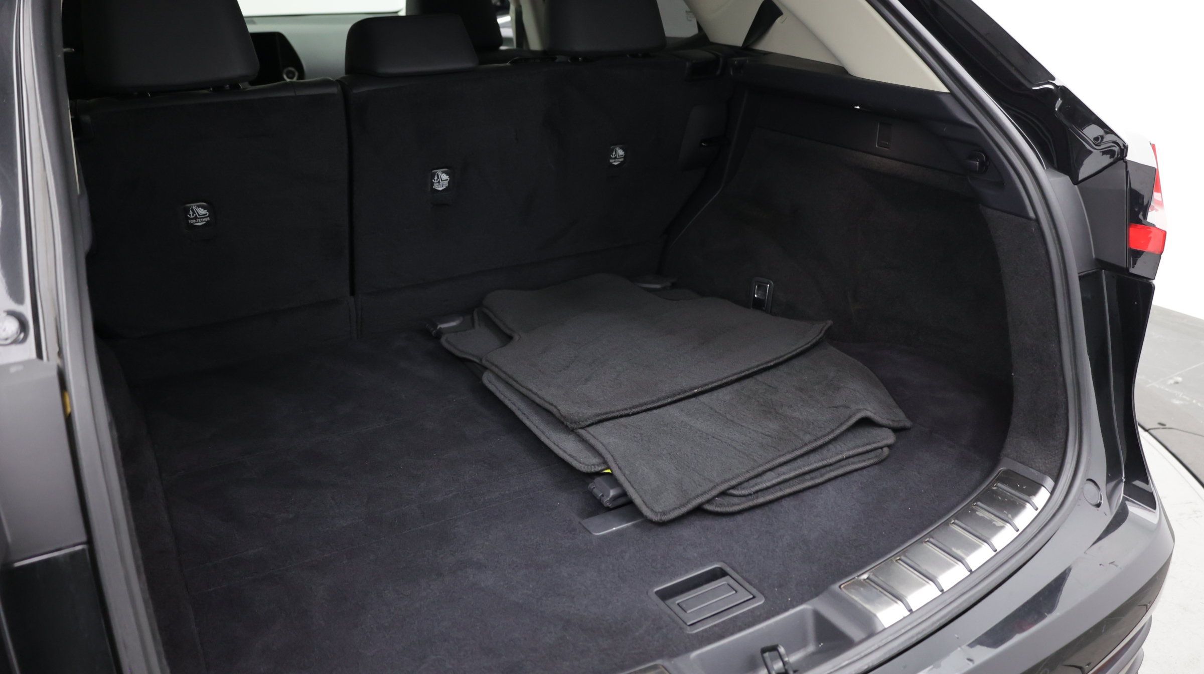Used 2025 Lexus NX 250 FWD w/ Towing Package (2000 Lbs) image 37