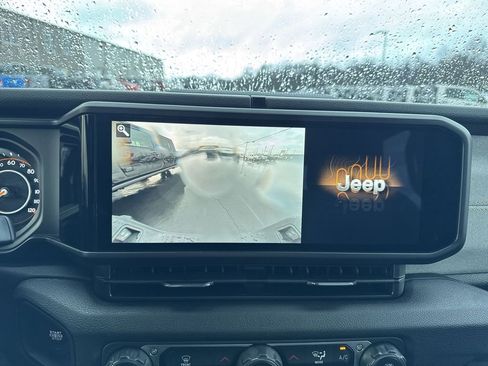 New 2025 Jeep Gladiator Willys image 23