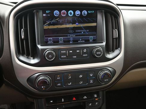 Used 2018 GMC Canyon SLT w/ Driver Alert Package image 4