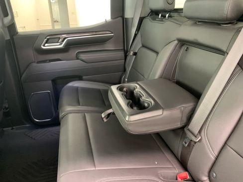 Used 2023 Chevrolet Silverado 1500 LTZ w/ Technology Package AWD/4WD image 17