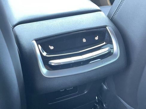 Used 2023 Cadillac XT6 Premium Luxury image 22