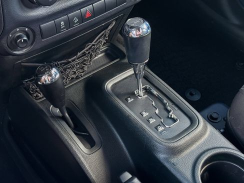 Used 2018 Jeep Wrangler Unlimited Sport AWD/4WD image 24