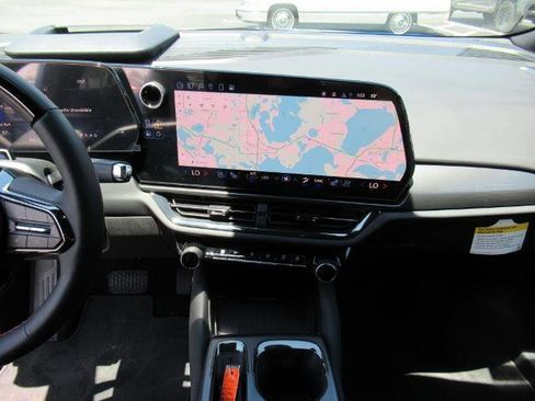 New 2025 Chevrolet Equinox EV RS image 24