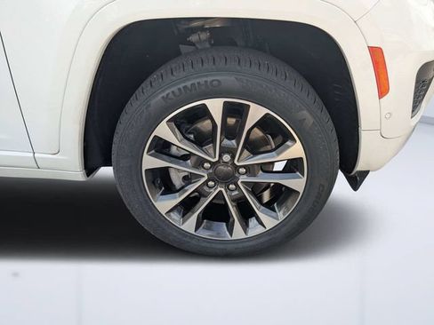 Certified 2021 Jeep Grand Cherokee L Overland w/ Luxury Tech Group IV AWD/4WD image 10